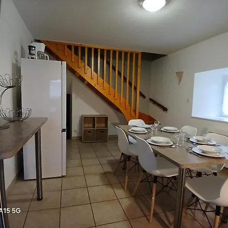 Landhaus Maison Ancienne Renovee Avec Terrasses, Jusqu'a 6 Personnes, La Gaubretiere