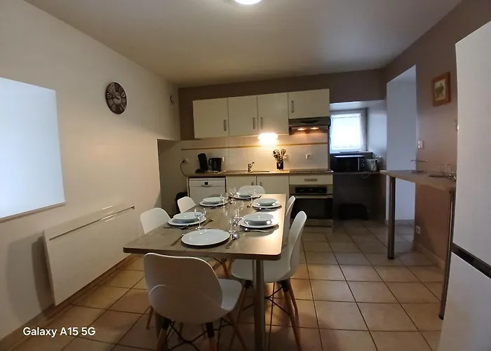 Vakantiehuis Maison Ancienne Renovee Avec Terrasses, Jusqu'a 6 Personnes, - Fr-1-426-154