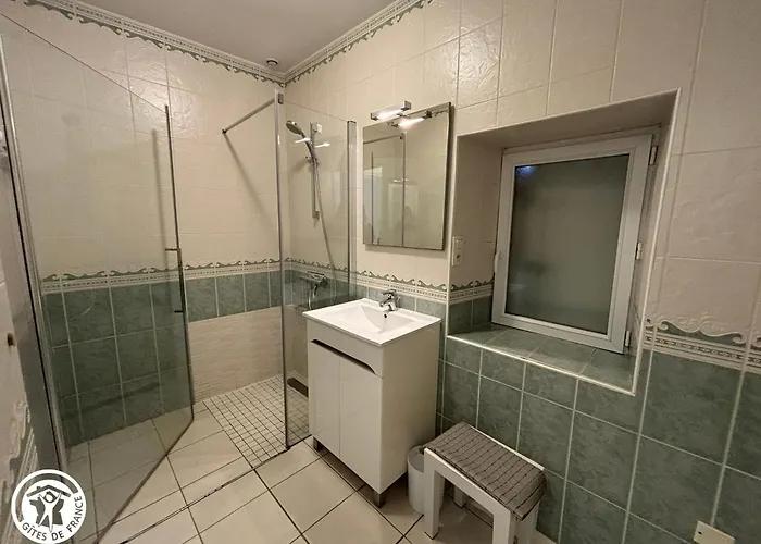 Maison ancienne rénovée avec terrasses, jusqu'à 6 personnes, La Gaubretière - FR-1-426-154 *