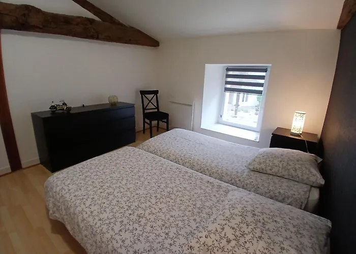 Vakantiehuis Maison Ancienne Renovee Avec Terrasses, Jusqu'a 6 Personnes, - Fr-1-426-154